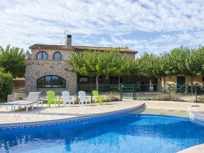 Casa rural para 18 personas, con Balcón además de Terraza y Jardín en Ventalló