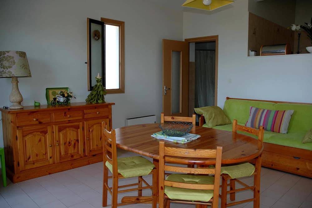 Appartement entier, Deux Pieces Vue Mer Et Port Grande Terrasse Dans Jardin Arbore in Monticello, Région de Calvi
