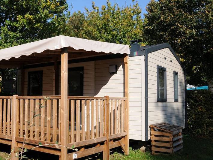 Flower Camping La Blanche Hermine - Mobilheim 2 personen - Pénestin Confort 16m² (1Schlafzimmer - 2 Personen) + Überdachte Terrasse + Tv in Noyal-Muzillac, Côte des Mégalithes