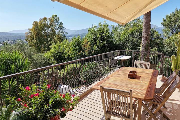 Ferienhaus für 9 Personen, mit Balkon und Whirlpool sowie Garten, mit Haustier - 1