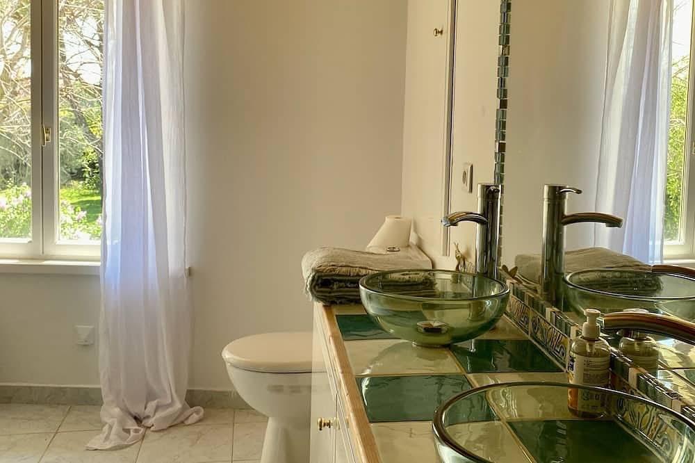 The Mas des Ailles gîte, in the heart of the Vaucluse! in Sarrians, Vaucluse