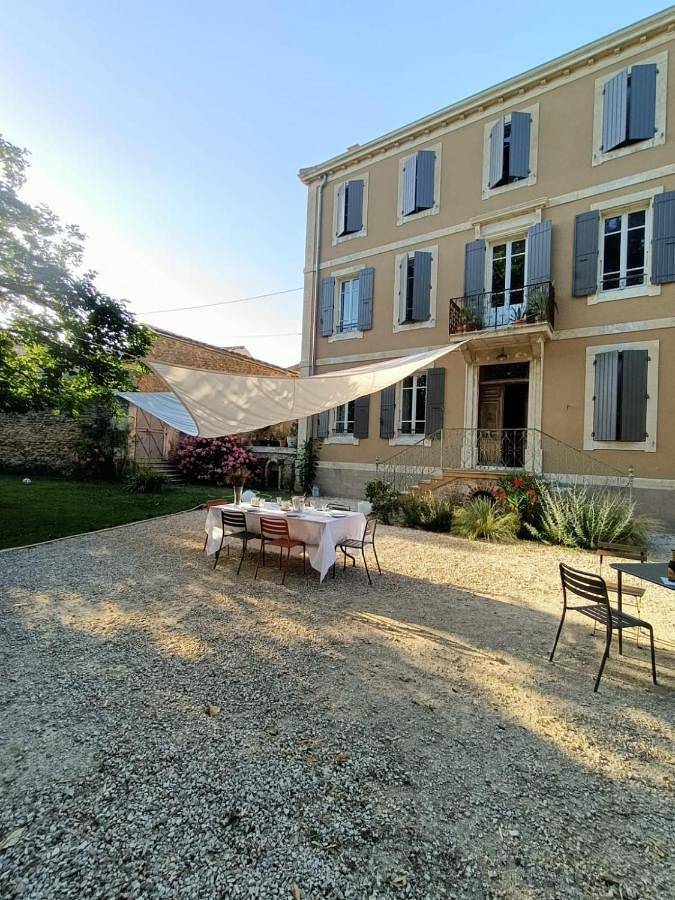 Chambre d’hôte pour 2 personnes, avec Balcon et Terrasse ainsi que Jardin et Piscine