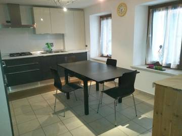 Gîte pour 5 personnes, avec vue et terrasse, animaux acceptés dans Doues