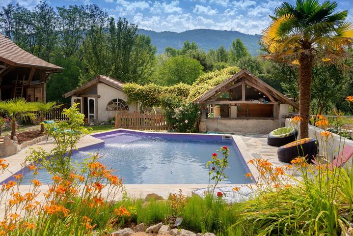 Appartement de vacances pour 5 personnes, avec Jacuzzi et Jardin dans l' Ain