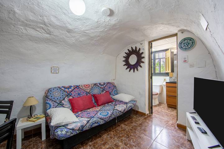 Casa de vacaciones 'Cueva' con vistas a la montaña, terraza privada y Wi-Fi in Gádor, Cordillera Penibética