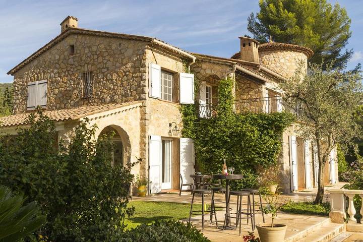 Location de vacances pour 14 personnes, avec jardin et piscine à Peymeinade - 2