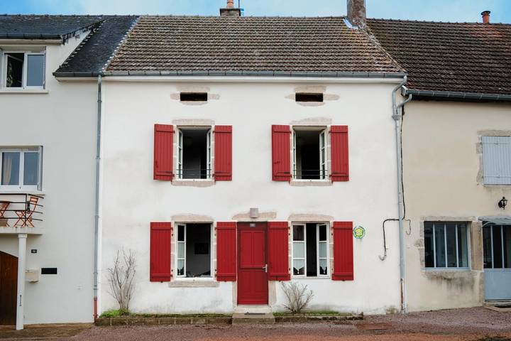 Gîte pour 6 personnes, avec terrasse à Saint-Léger-sous-Beuvray