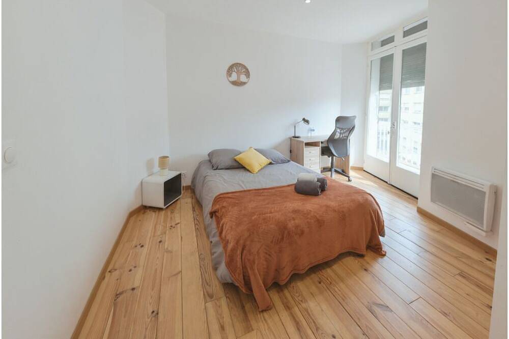 Apartamento entero, Heart of Pau - Air Conditioning and Parking - 4 Suites - Sleeps 4 to 10 in Pau (Francia), Béarn