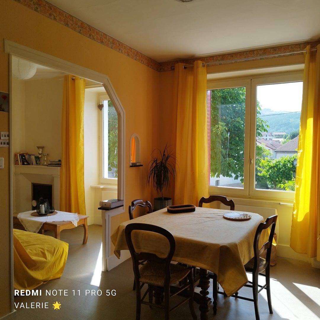 Appartement entier, Gîte 1 à 4p, centre Langeac, au calme, pkg in Langeac, Massif central