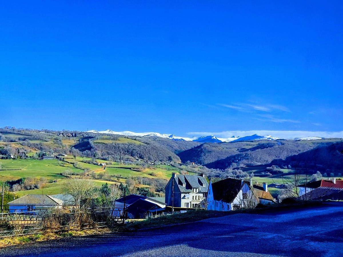 Appartement entier, Holiday Home in Saint-Cernin, Région d'Aurillac
