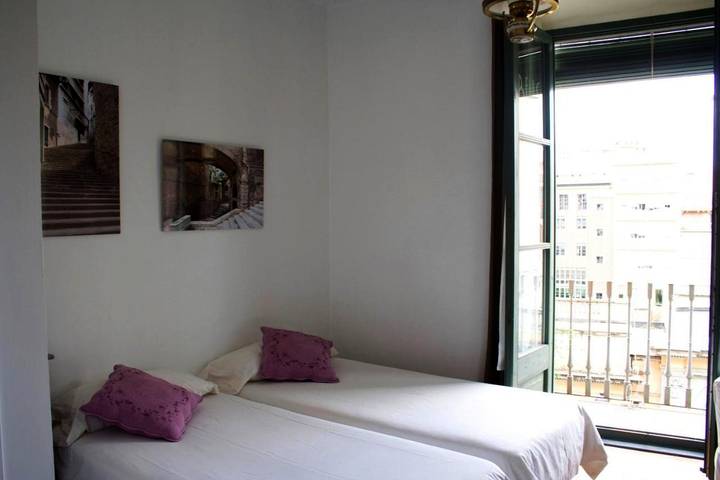 Chambre d’hôte pour 6 personnes, avec vue et terrasse à Gérone - 4