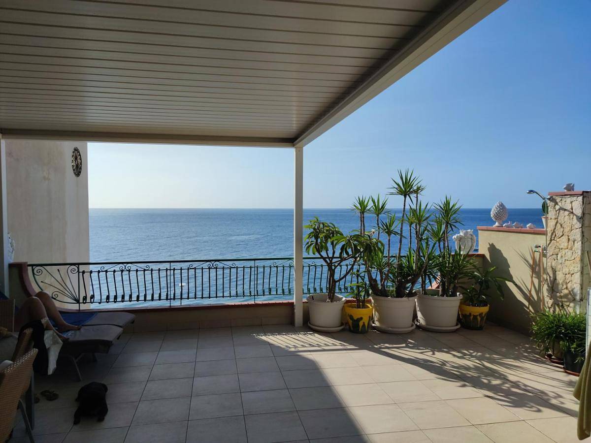 Appartamento intero, Penthouse Apartment in Santa Teresa di Riva, Provincia di Messina