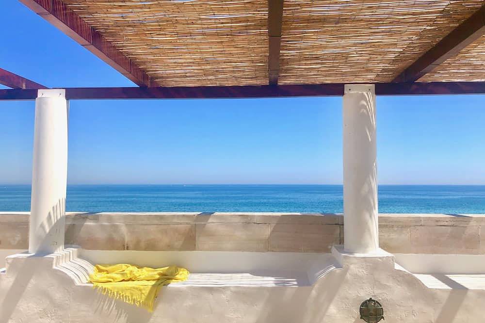 Appartement entier, Charmant appartement en attique à 20 m de la mer avec une vue mer fantastique in Marina di Ostuni, Salento
