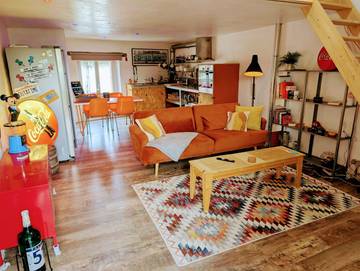 Gîte pour 2 personnes, avec jardin et jacuzzi à Le Dorat