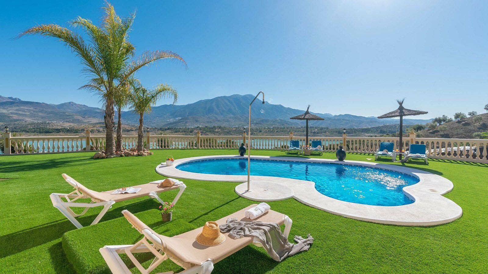 Cortijo Angela Viñuela by Ruralidays in Los Romanes, Viñuela