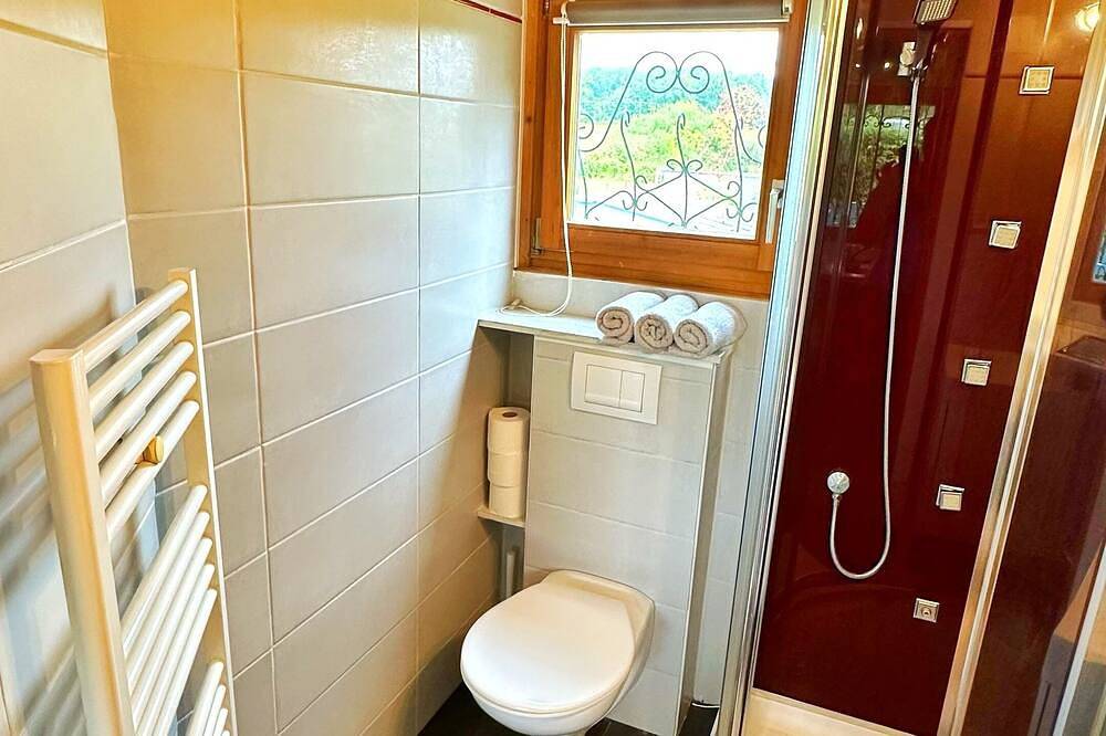 Blue house just 2 minutes from the Parc Animalier de Saint Croix! in Rhodes (Moselle), Sarrebourg