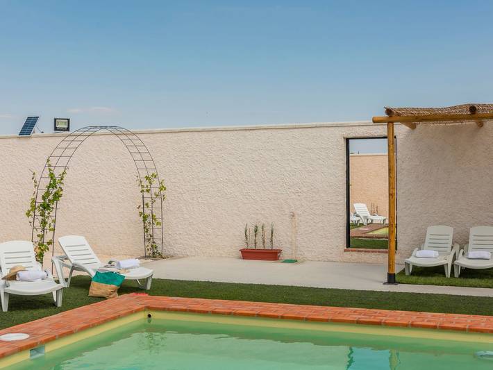 Casa rural para 16 personas, con piscina además de jardín y terraza, Se admiten mascotas en Sierra Sur de Sevilla - 2