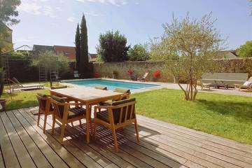 Location de vacances pour 10 personnes, avec jardin et jacuzzi à Saint-Martin-le-Beau