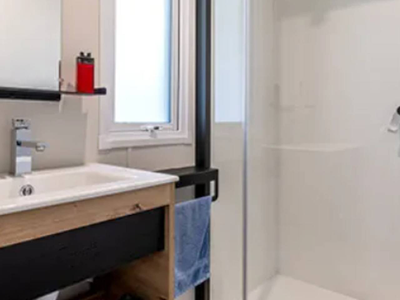 Mobile Home in Pordic 4 pers. with Terrace in Pordic, Côte de Goëlo