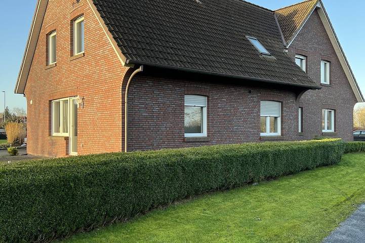 Ferienhaus für 10 Personen, mit Whirlpool und Garten sowie Terrasse in Burhafe