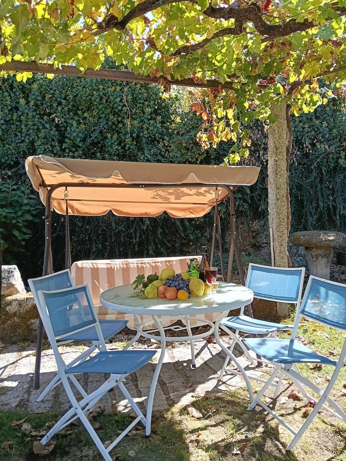 Gîte pour 2 personnes, avec jardin, animaux acceptés à Leiro