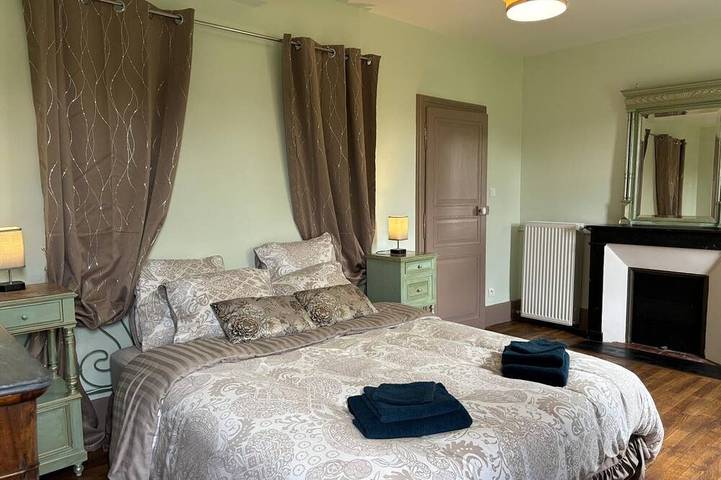 Gîte pour 8 personnes, avec jacuzzi et jardin à Jaligny-sur-Besbre - 3