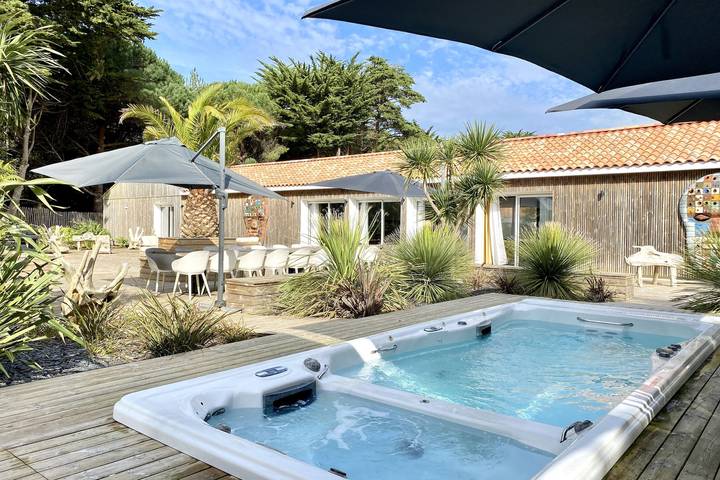 Maison de vacances pour 15 personnes, avec jardin ainsi que sauna et jacuzzi, adapté aux familles à Notre-Dame-de-Monts