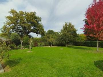 Location de vacances pour 8 personnes, avec jardin et terrasse à Chey