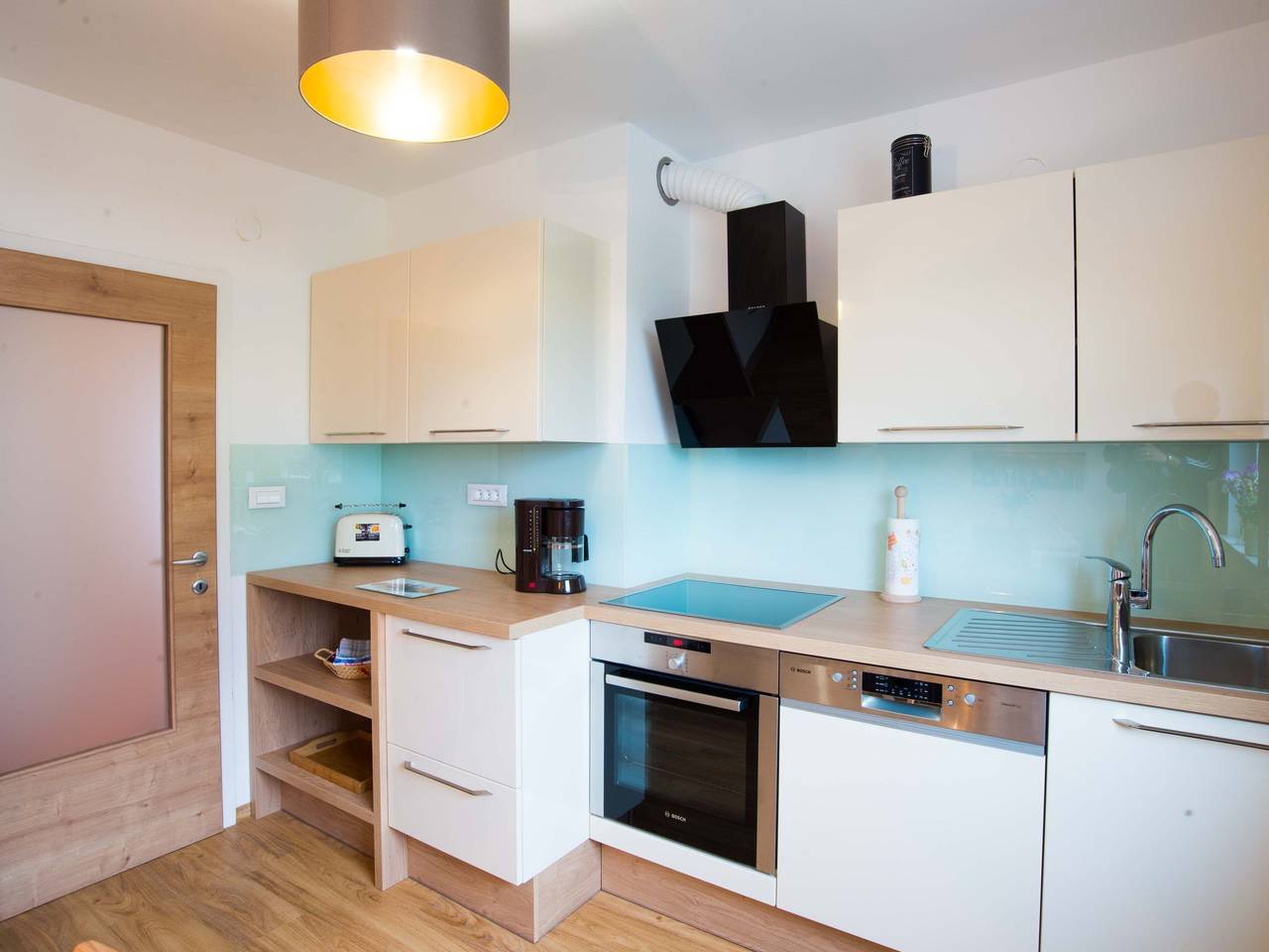 Entire apartment, Tolle Ferienwohnung in Zasip mit Parkplatz in Bled, Triglav National Park