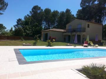 Chambre d’hôte pour 2 personnes, avec jardin ainsi que vue et piscine à Lorgues