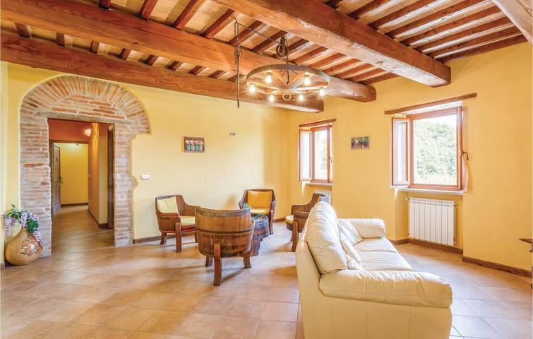 Apartamento vacacional entero, Riverside Retreat: Apartamento de 150 m2 con aparcamiento, piscina y jardín in Città di Castello, Valtiberina