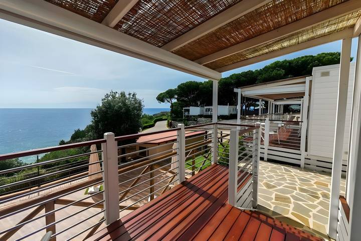 Bungalow per 4 persone, con vista oceano e terrazza, con animali domestici a Marina di Camerota