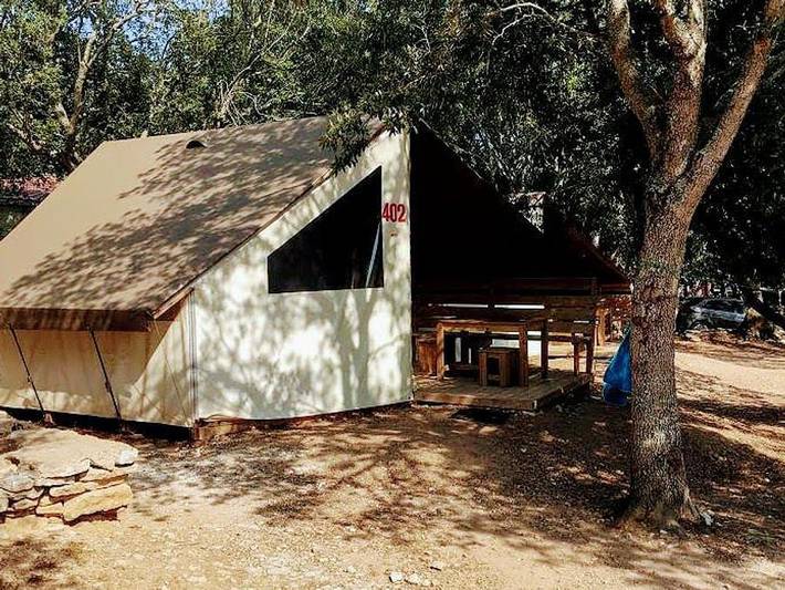 Camping Campo di Liccia - Bungalow toilé 4 personnes - 2 chambres - sans sanitaires in Bonifacio, Arrondissement de Sartène