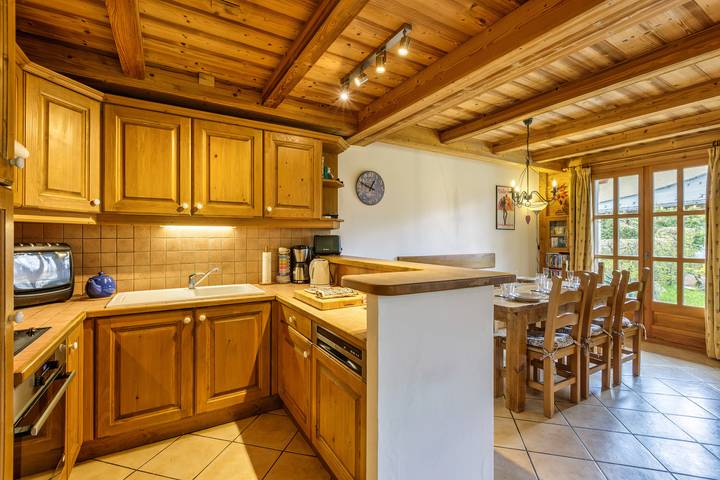 Appartamento intero, Chalets d'Henri 67 Apartment w/ Terrace & Mont Blanc Views in Les Grandes Montets, Chamonix-Mont-Blanc