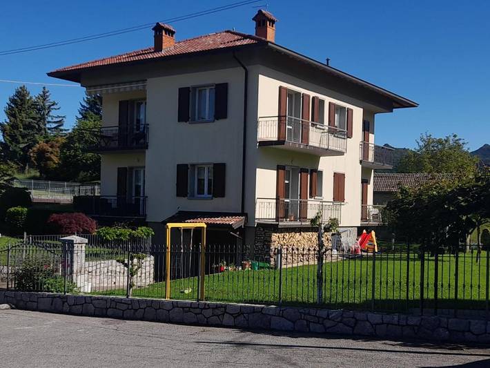 Gîte pour 4 personnes, avec jardin ainsi que balcon et vue à Zogno
