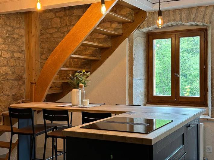Gîte pour 7 personnes, avec jardin ainsi que vue et terrasse dans Parc animalier du Hérisson