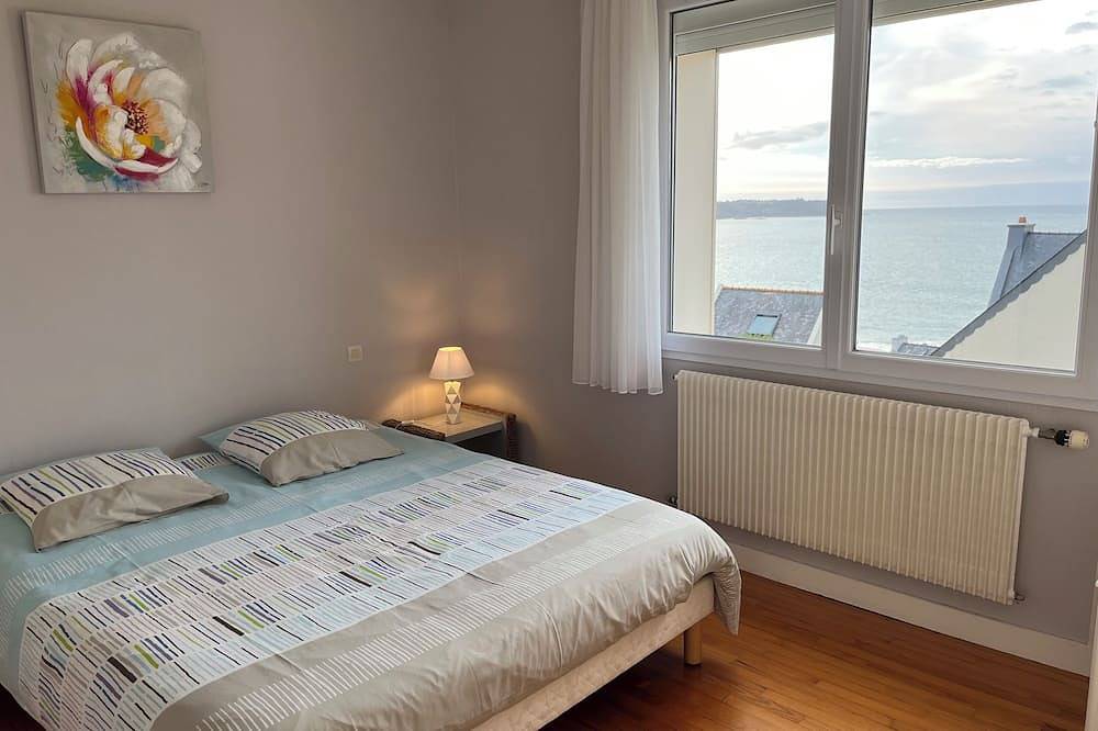 A 2 pas de la plage, vue sur mer, 5 chambres in Locquirec, Ceinture Dorée