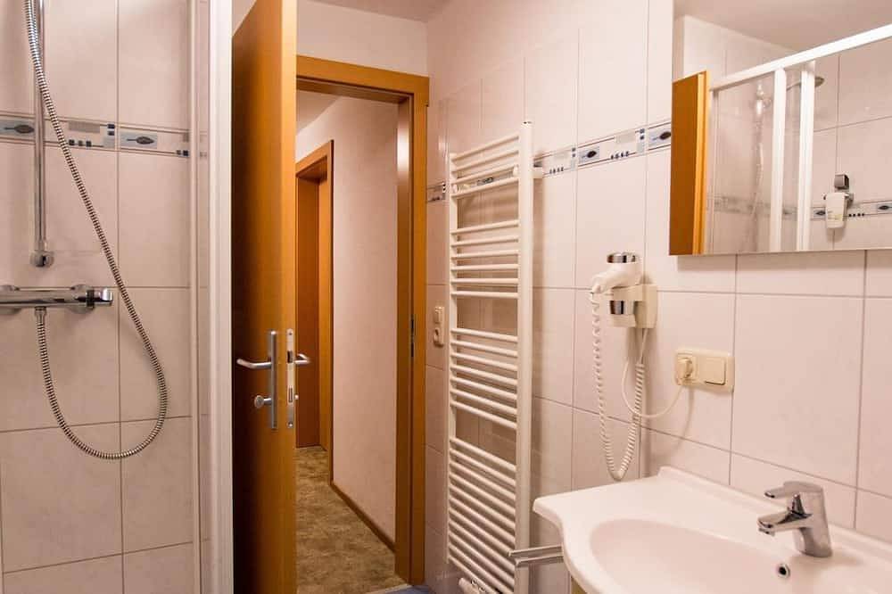 Appartement Nr. 25 , Toilette und Dusche getrennt - Gästehaus Leypold in Murau, Westliche Obersteiermark