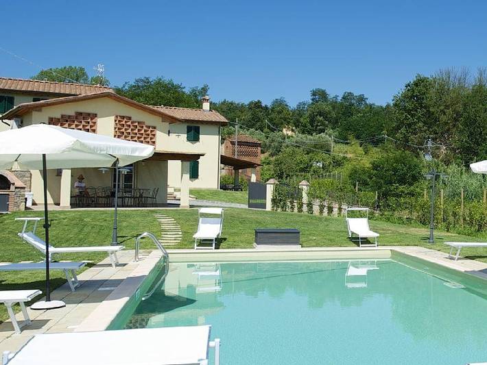 Agriturismo per 13 persone, con idromassaggio e giardino, con animali domestici a Capannori