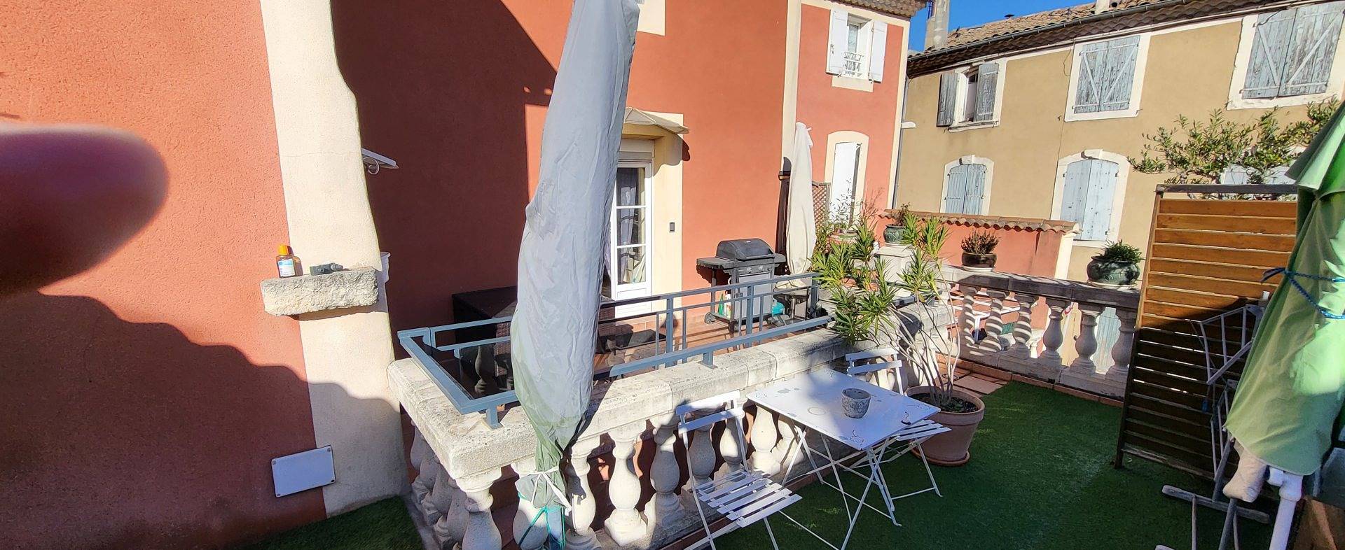 Appartement 108, 130 m², 3 chambres + Tv, clim. + terrasse 70 m² in Pierrelatte, Région de nyons
