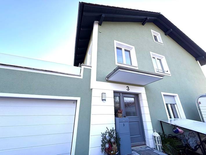 Entire apartment, Apartment 'Dandelion' with Private Terrace and Wi-Fi in Haag in Oberbayern, Landkreis Mühldorf am Inn
