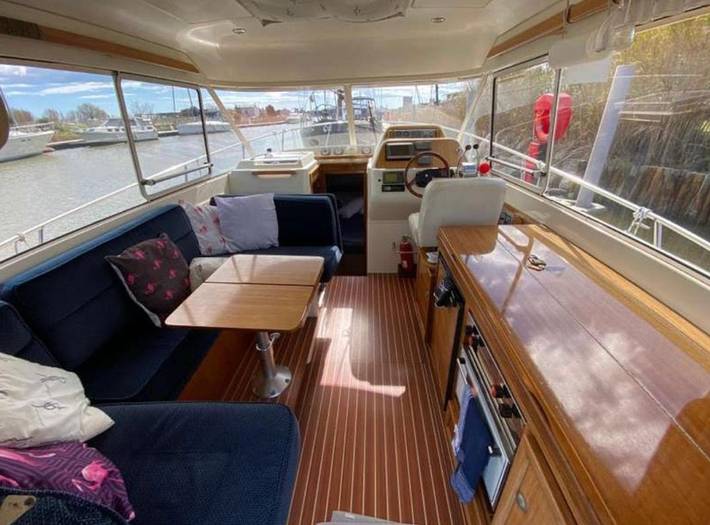 Bateau pour 6 personnes, avec terrasse et vue, animaux acceptés en Bretagne