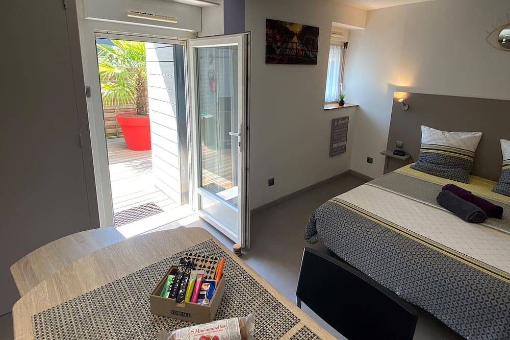 Apartamento entero, Appartement N3-Apartamento-Baño con ducha-Terraza in La Roche-sur-Yon, Valle del Loira