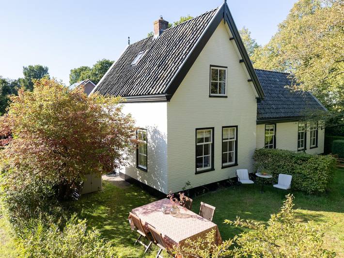 Ferienhaus für 4 Personen, mit Terrasse und Garten in Bergen (Nordholland)