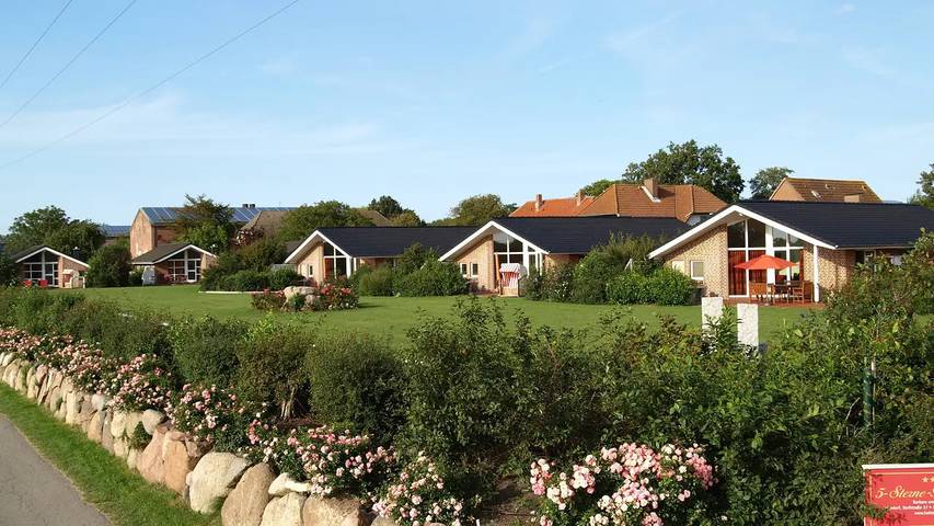 Ferienhaus für 5 Personen, mit Sauna und Terrasse sowie Garten - 1