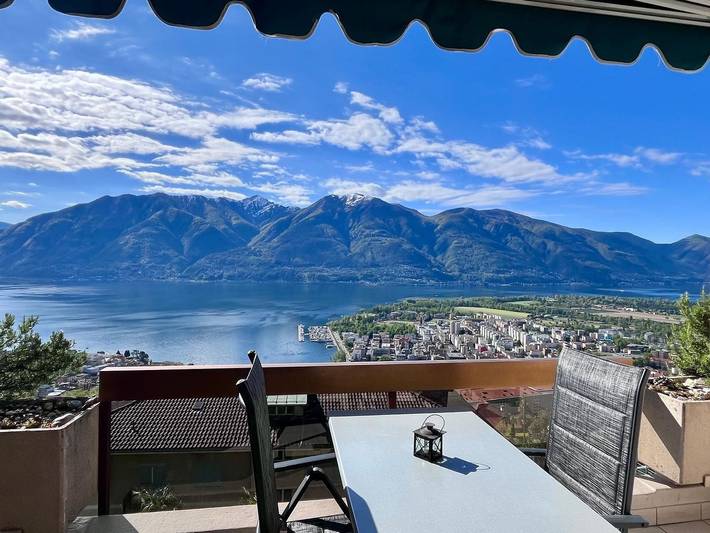 Ferienwohnung für 3 Personen, mit Balkon und Garten sowie Sauna und Seeblick im Ticino