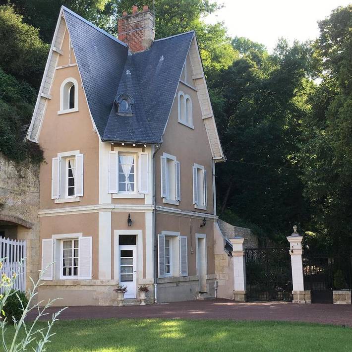 Location de vacances pour 5 personnes, avec Terrasse et Jardin ainsi que Piscine et Vue à Larçay