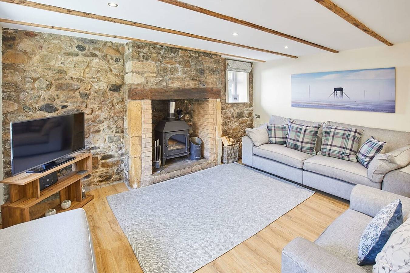 Host   Stay   Eden Cottage in Holy Island