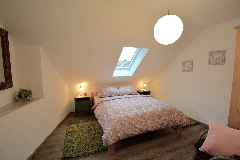 Ganze Wohnung, Ferienwohnung im romantischen Landhausstil - Wasser-Natur-Kultur-Erholung- in Zehdenick, Ruppiner Seenland