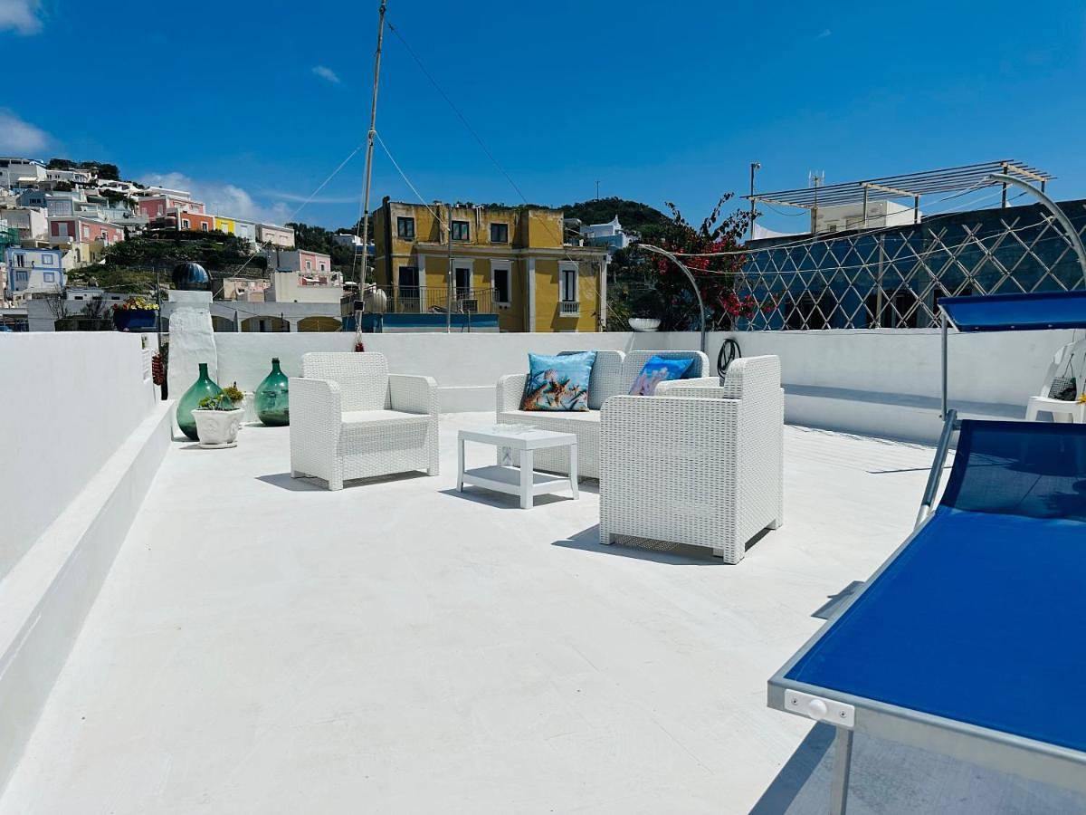 Apartment with Terrace in La marinella dei morti, Ponza